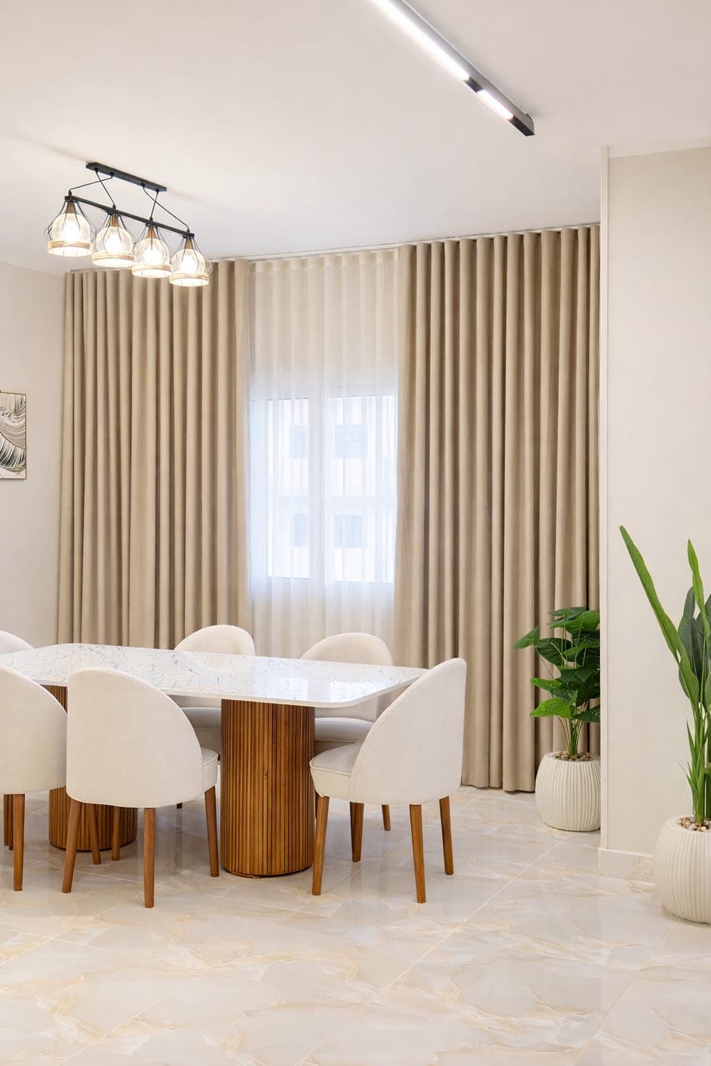Modern dining room in Bayora Stays apartment